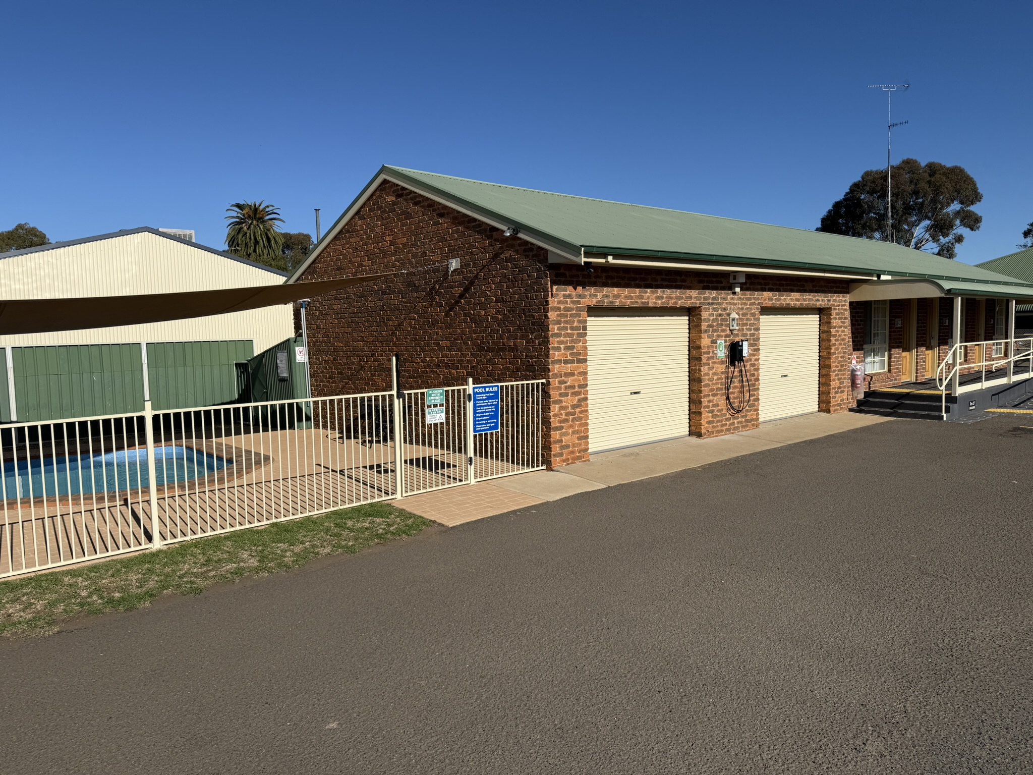 Charge Up While You Relax: New 22kW EV Charger Now Available at The Leeton Heritage Motor Inn